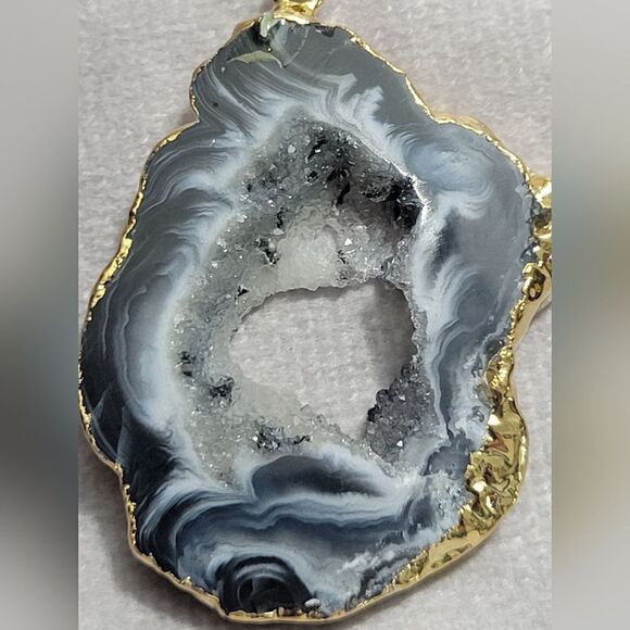 Geode Amethyst Pendant - Picture 9 of 16